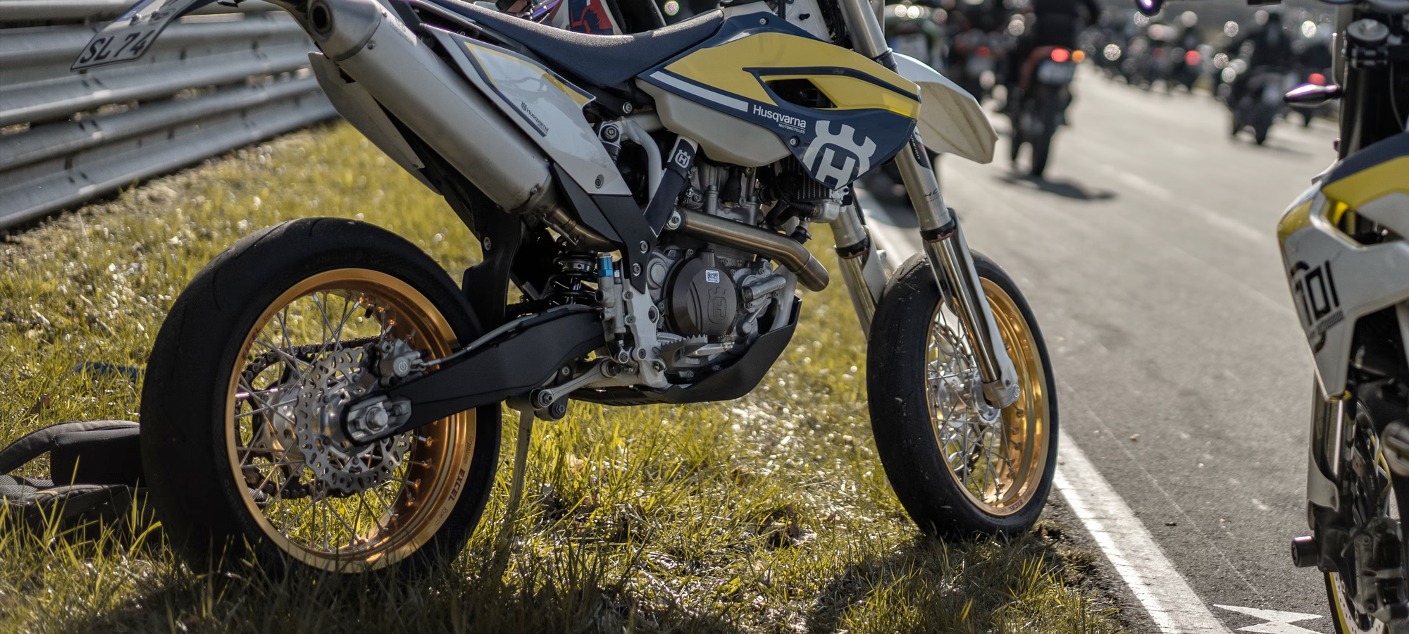 Supermoto 51b8a93f 6181 4c51 9c5e 3a04f469b69a